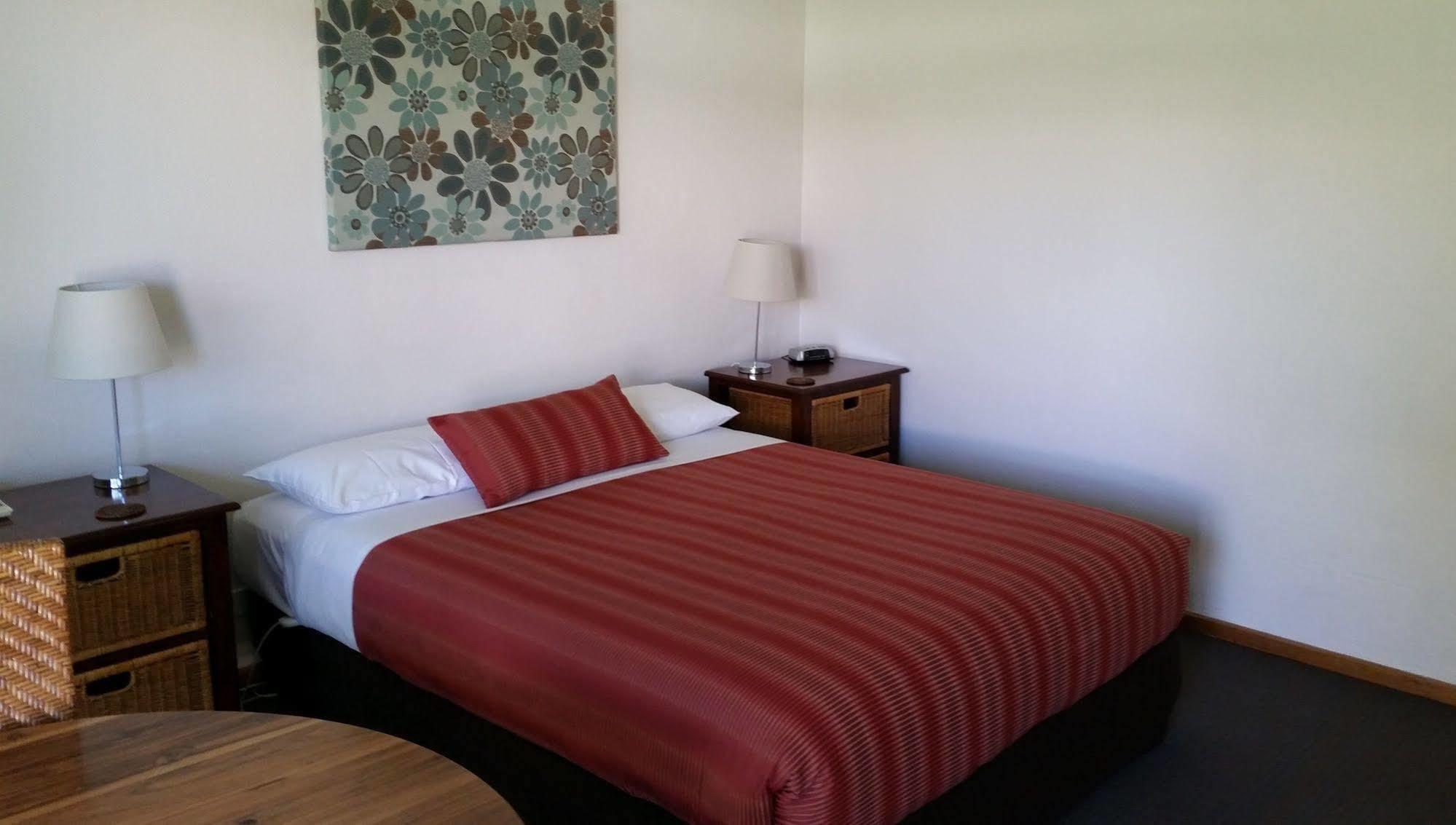 Coonawarra Motor Lodge Penola Exterior photo