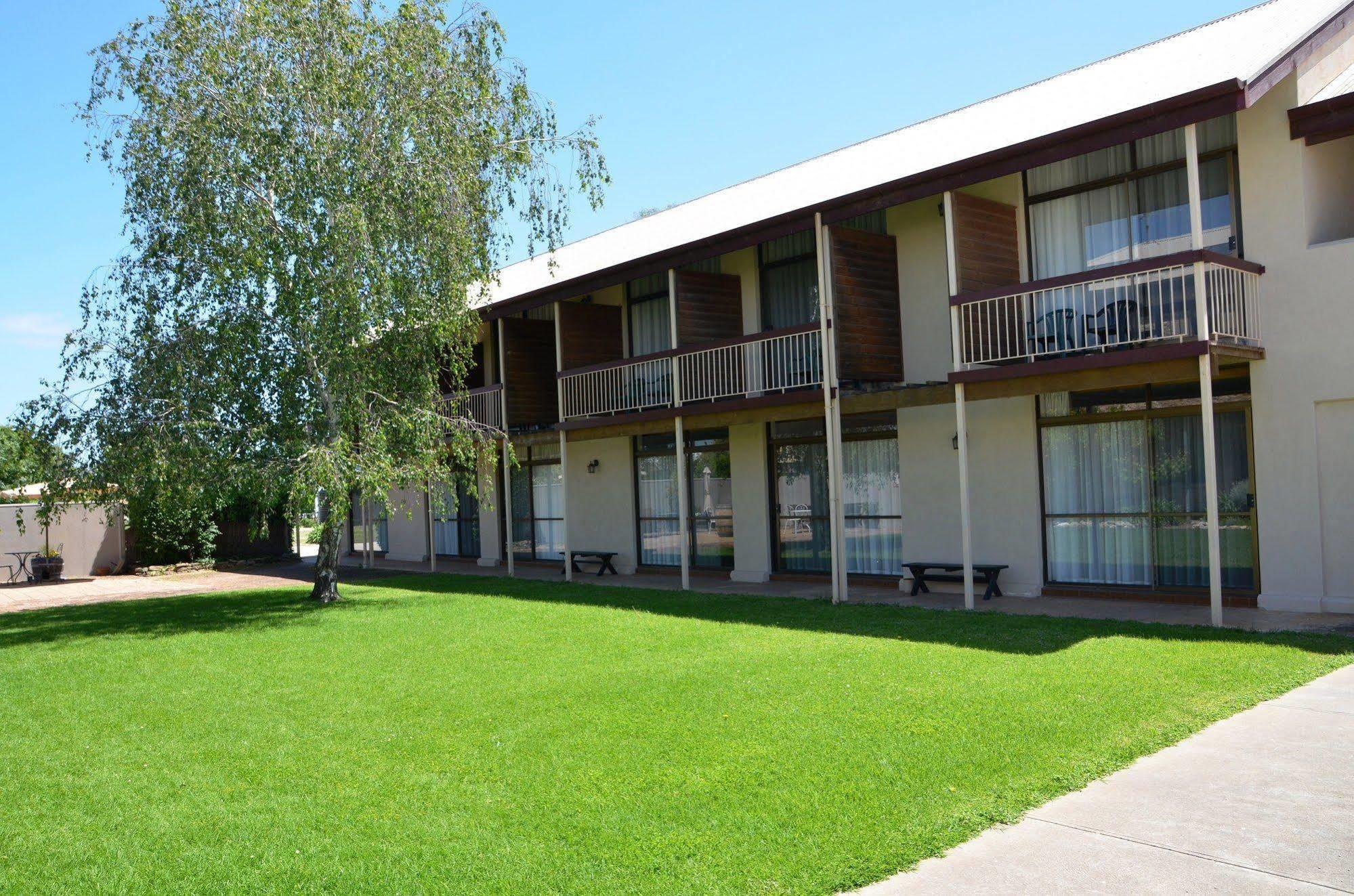 Coonawarra Motor Lodge Penola Exterior photo